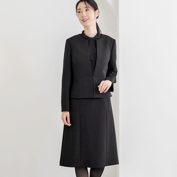 洗える｜フリルがエレガントなアンサンブル