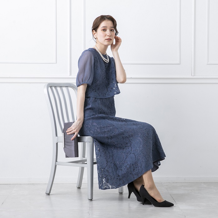 ブルーのレースワンピース