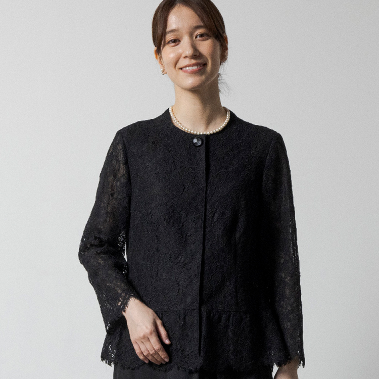 シックなラッセルレースブラウス