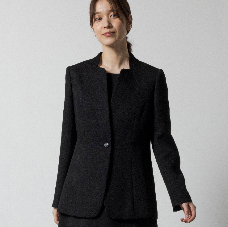 スタンドカラーのロングジャケット