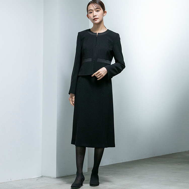 ノーカラージャケット＆フレアワンピース