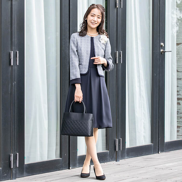 WEB限定｜エレガントなネイビースーツ