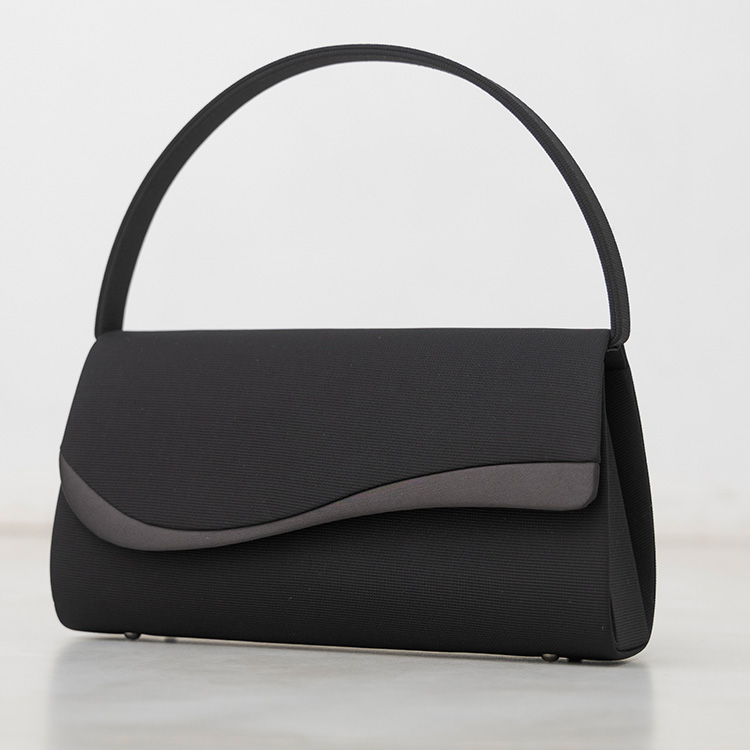 サテン切替え ラウンドデザイン ブラックフォーマルバッグ