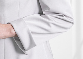 リターンカフスの袖