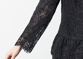 シックなレース素材