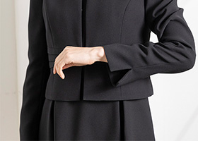 折り返し可能な袖口スリット