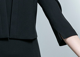 折り返し可能な袖口スリット