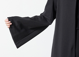 袖のフレアシルエット