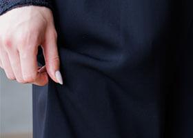 きちんと感のあるダブルクロス素材