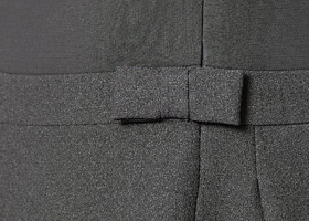 ウエストリボンのアクセント