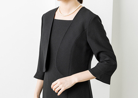 ボレロ風のトップスデザイン